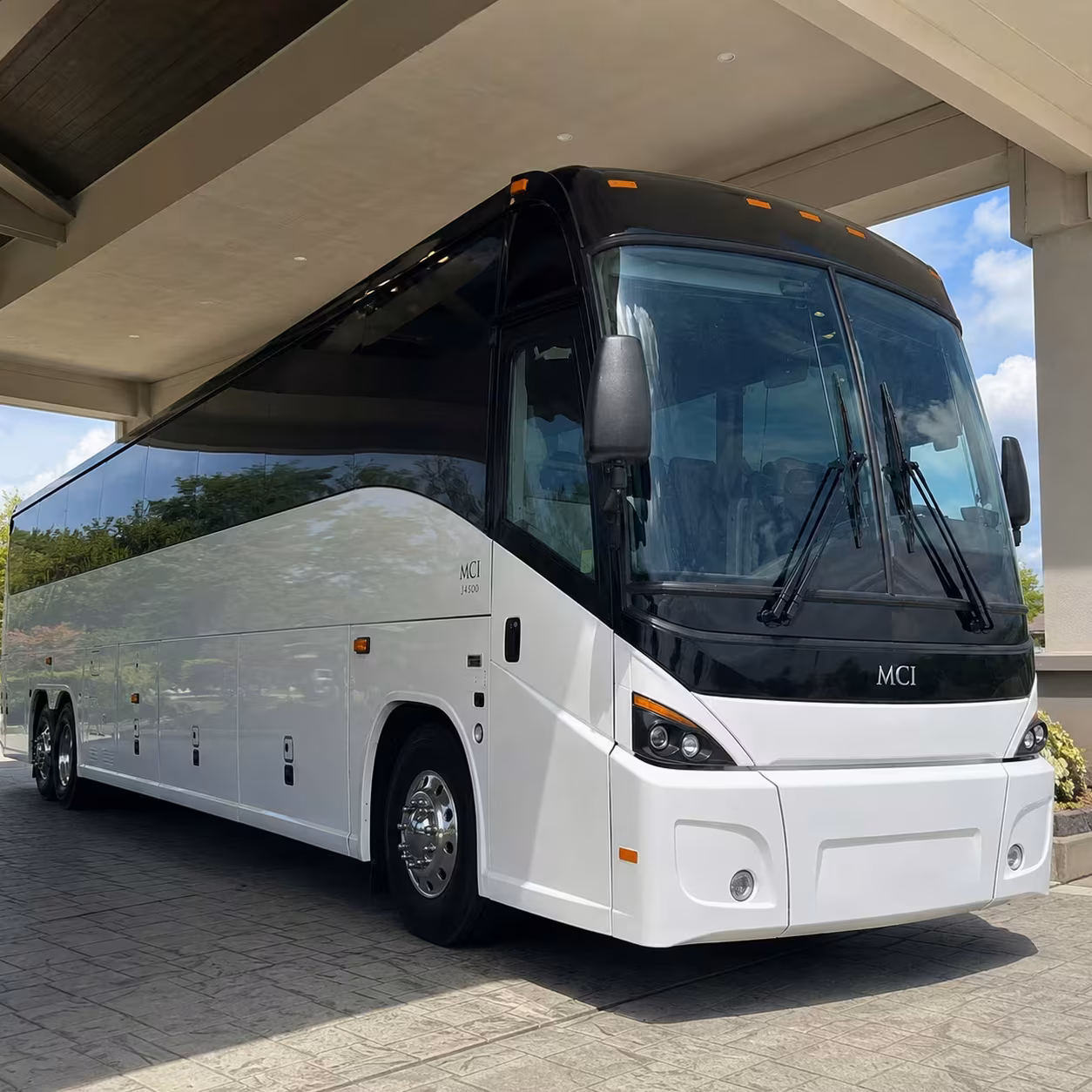 monterey employee shuttle buses for hospitality and tourism workers